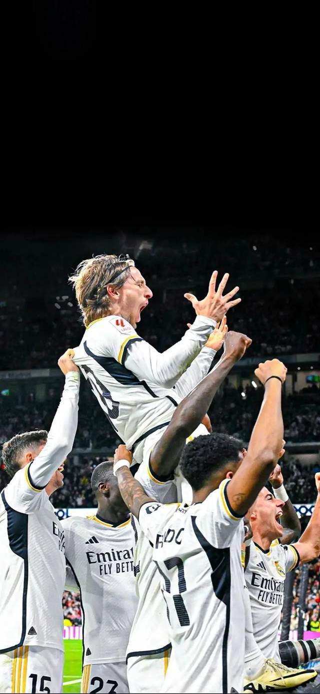 巴西完胜拜仁,莫德里奇高光表现 巴西完胜拜仁,莫德里奇高光表现