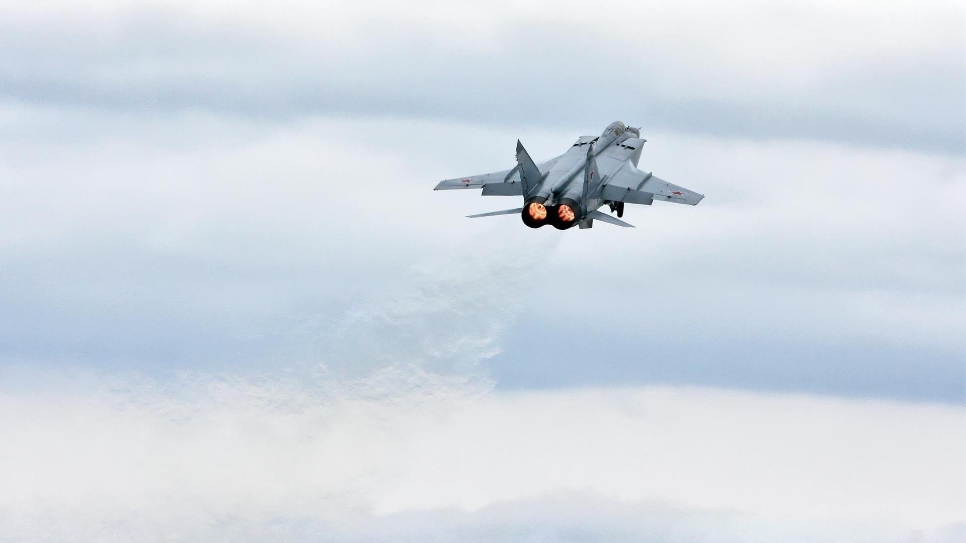 开云sport-阿尔瓦雷斯的怒吼，国际米兰用葡萄牙式铁血征服伊比利亚